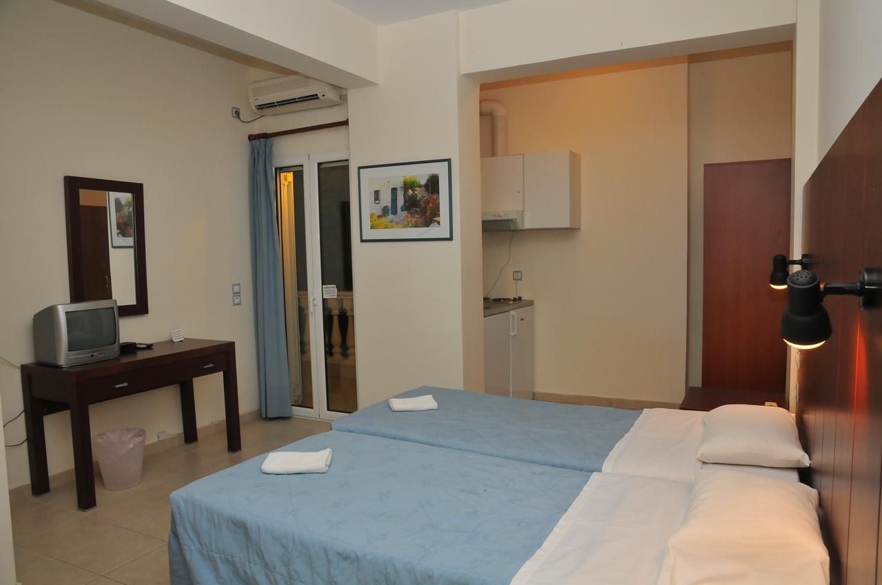 Ionion Star Hotel Tholon Dış mekan fotoğraf